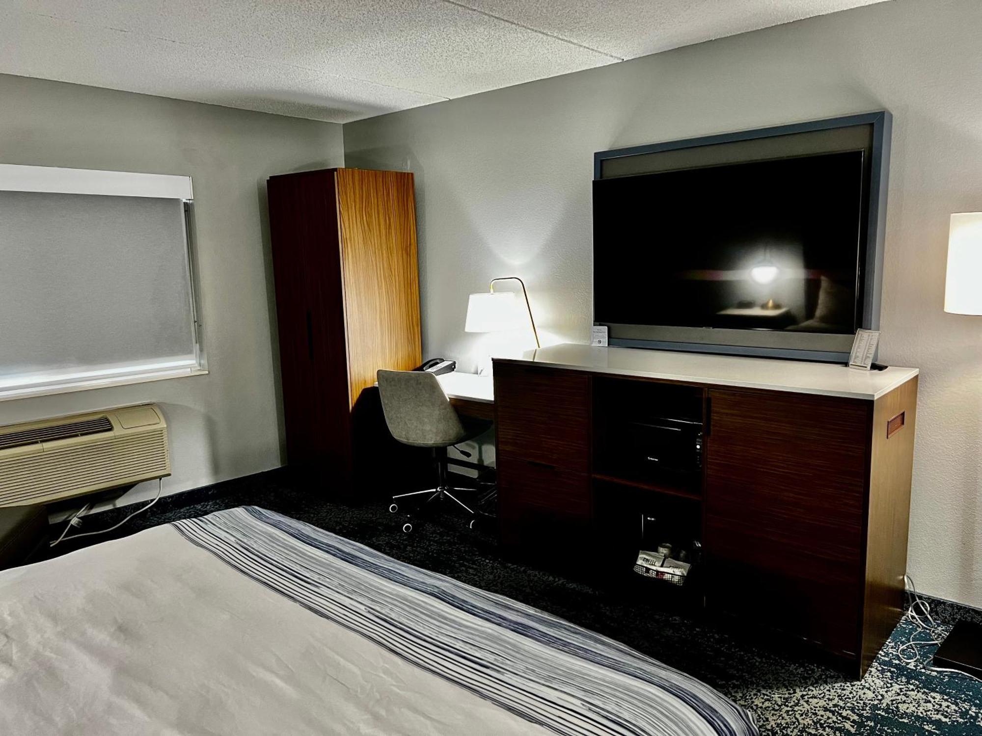 Americinn By Wyndham Shakopee Near Canterbury Park Room photo