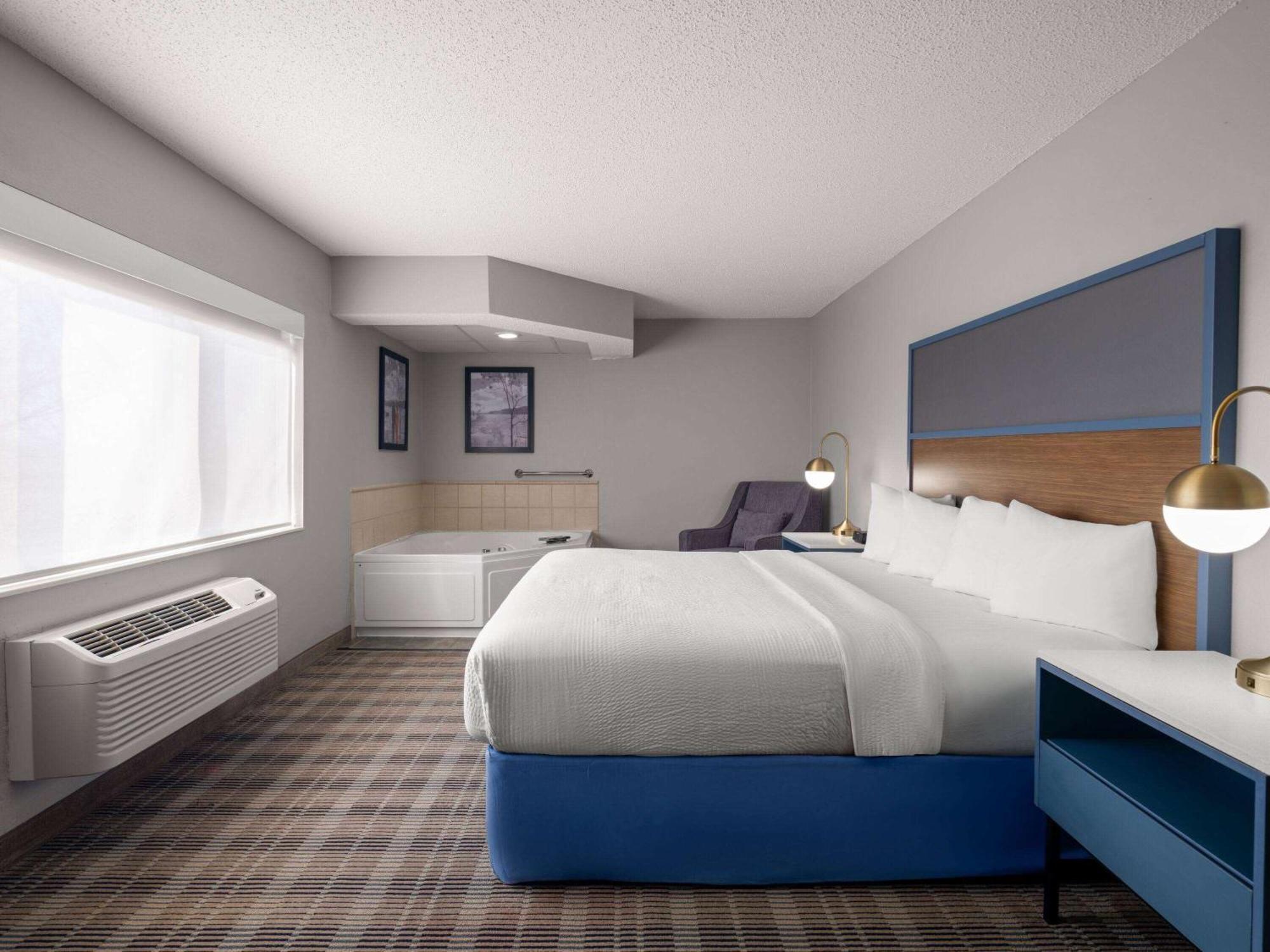 Americinn By Wyndham Shakopee Near Canterbury Park Exterior photo